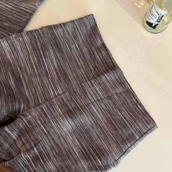 Lululemon cropped leggings - Picture 3 of 5